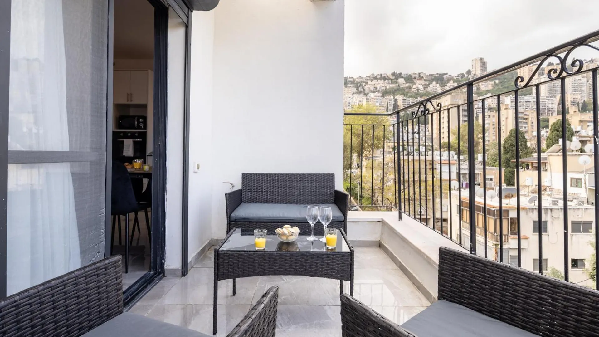 Bahai Gardens Vista Apartments With Mamad By Sea N' Rent ハイファ
